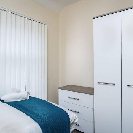 Sleeps 5, Smart Tv'S In Bedrooms Swansea Eksteriør billede