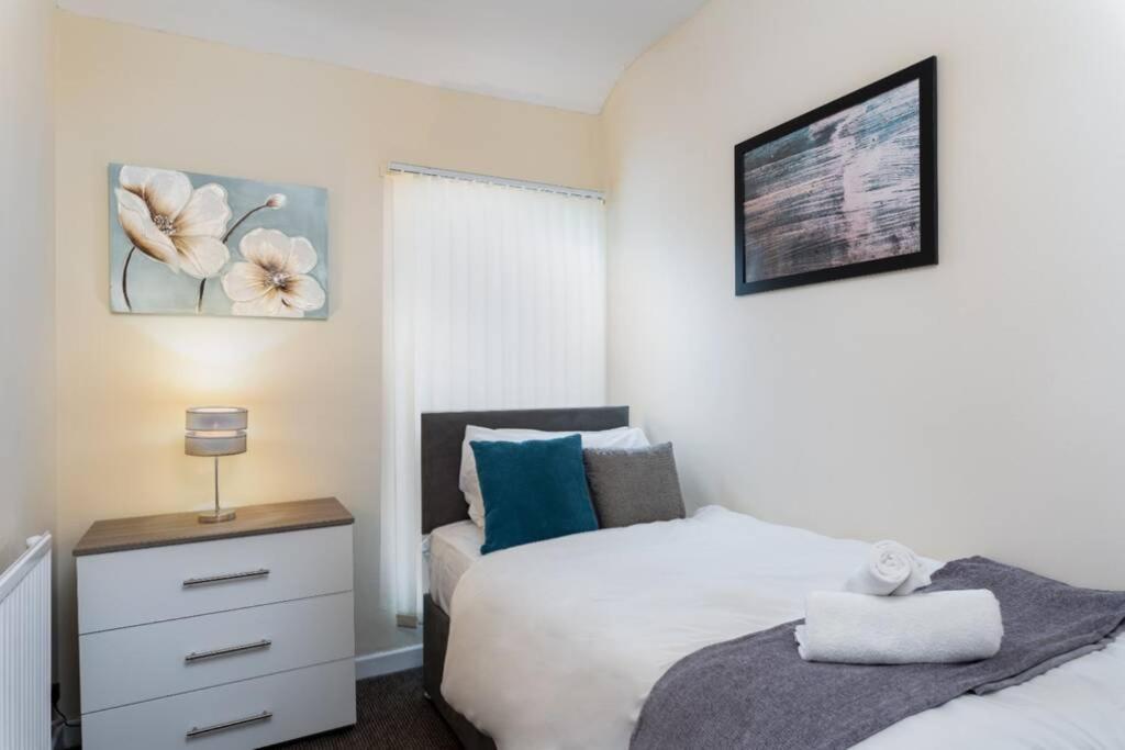 Sleeps 5, Smart Tv'S In Bedrooms Swansea Eksteriør billede