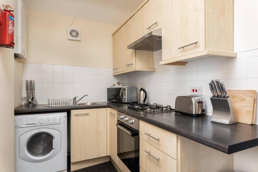 Sleeps 5, Smart Tv'S In Bedrooms Swansea Eksteriør billede