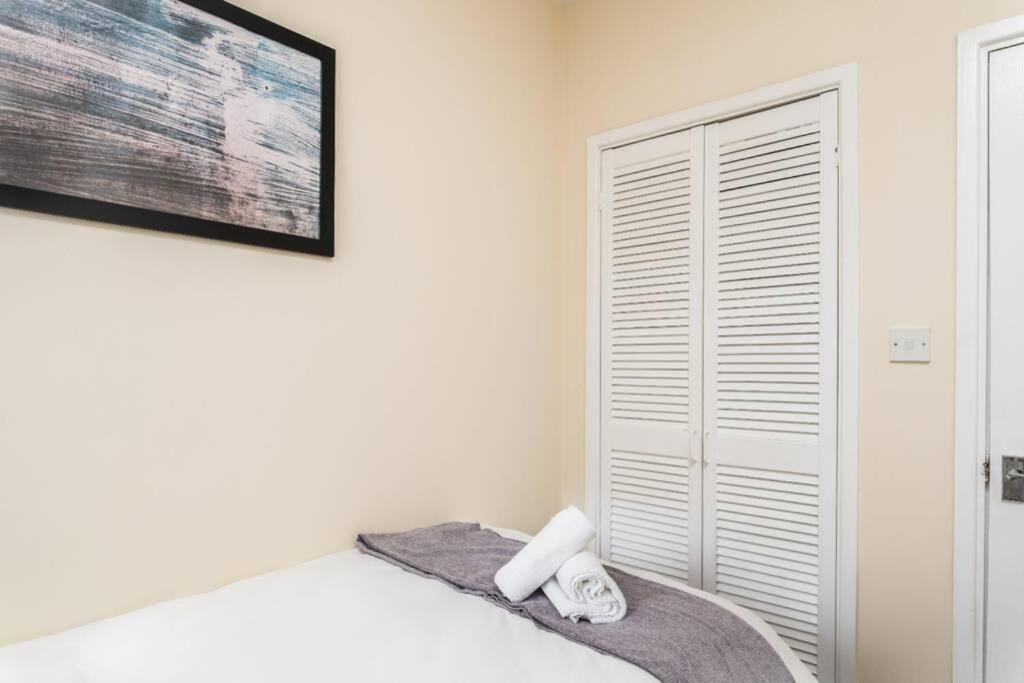 Sleeps 5, Smart Tv'S In Bedrooms Swansea Eksteriør billede