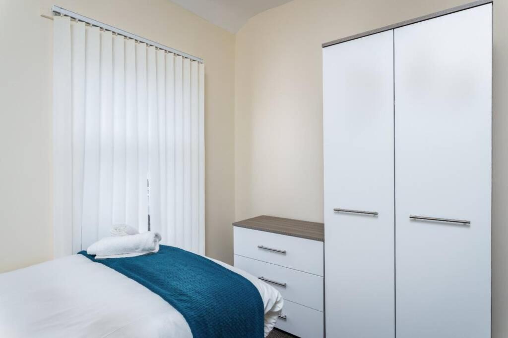 Sleeps 5, Smart Tv'S In Bedrooms Swansea Eksteriør billede