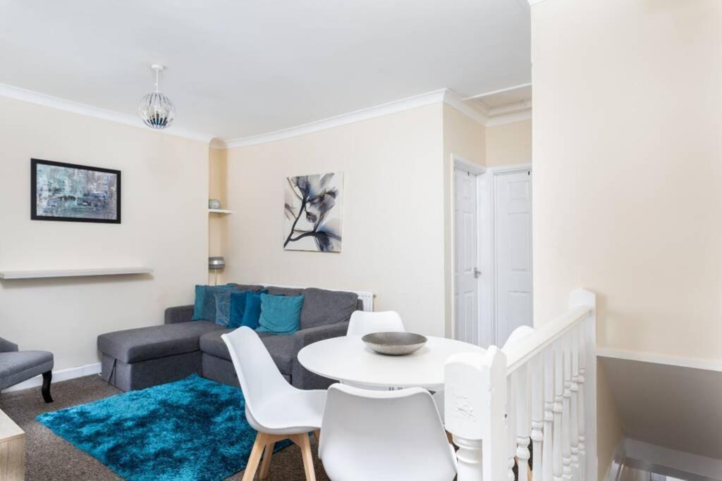Sleeps 5, Smart Tv'S In Bedrooms Swansea Eksteriør billede
